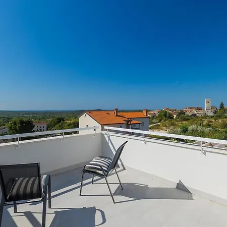 Aponia Semesterbostad *